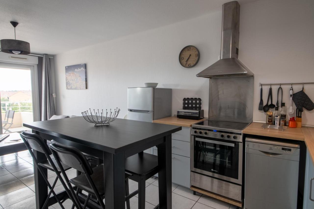 Appt De Charme Avec Grand Balcon Proche Avignon Wifi Gratuit Lägenhet Monteux Exteriör bild